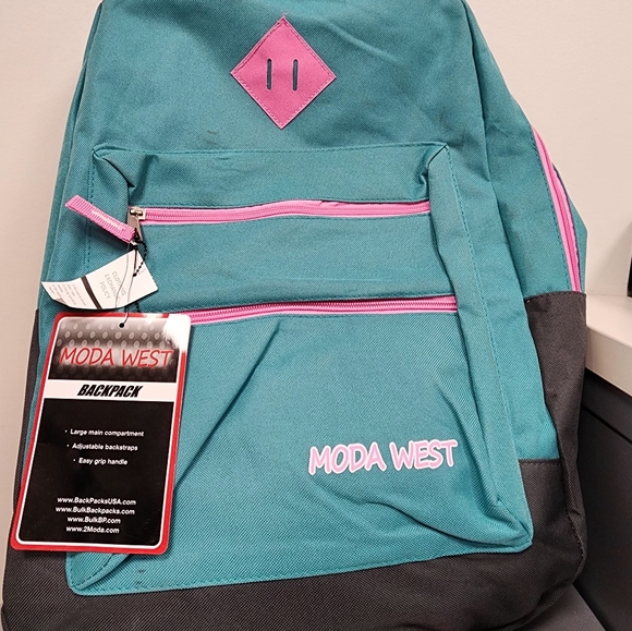 Backpack - Picture 6 of 8